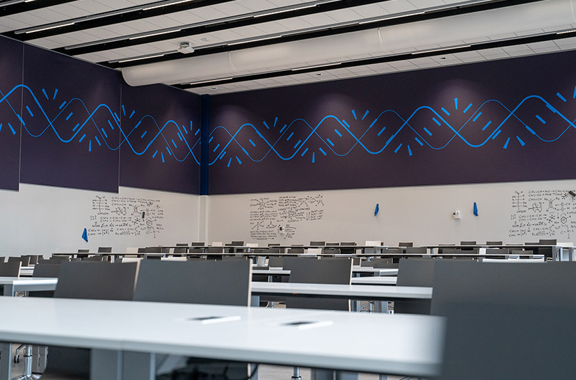 maatwerk whiteboard onderwijs, whiteboard op maat school, custom whiteboard klaslokaal, keramisch whiteboard onderwijs, gepersonaliseerd whiteboard lesruimte